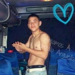 Hola Soy Melii soy re amante al CHOCOLATE me gusta salir con amigo♥♥♥♥