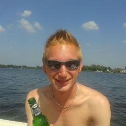 RvdB88's profile picture. | Student Technische Bedrijfskunde | Voetballer | Sport-fan | PR Trekkertrek Koudekerk aan den Rijn |