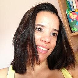 Sou esposa, mãe, apaixonada pela vida...sou doida por maquilhagem, fanática por passatempos e louca por receitas deliciosas.