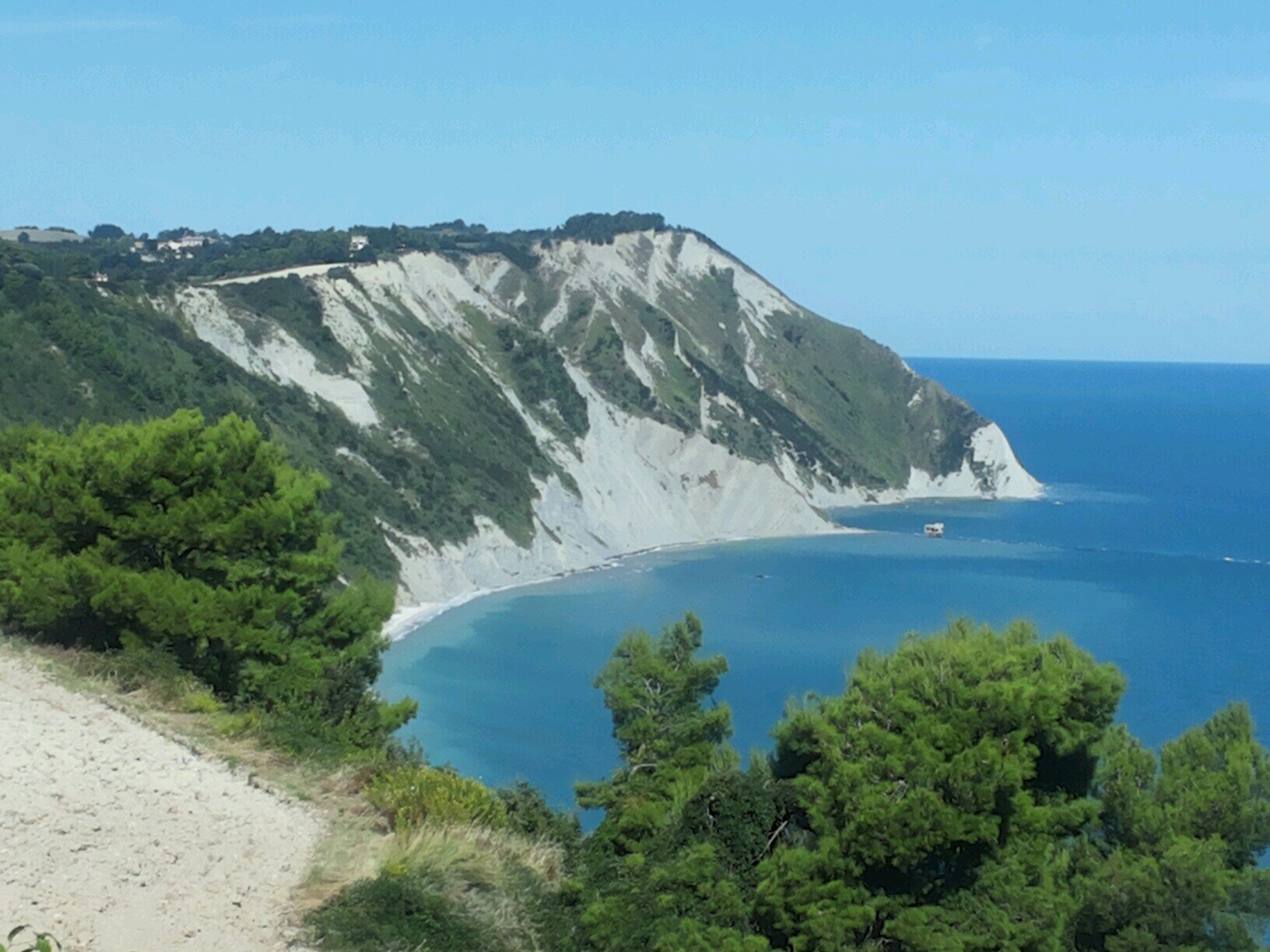 portonovo_baia's profile picture. 