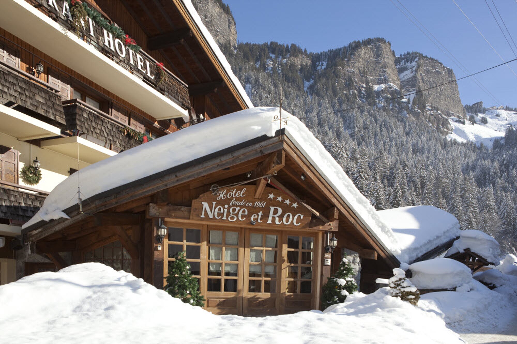 A cozy, characterful 30 bedroom hotel on the piste between Morzine and Avoriaz offering the perfect winter holiday, summer breaks and weddings