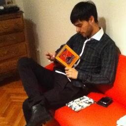 Cuasi licenciado en economía y licenciado  en administración de empresas,docente y  amante de la música, el cine, el teatro y las ciencias sociales.PIN 2AF83D9C
