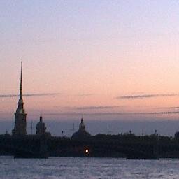 Люблю Петербург, люблю Москву, люблю путешествовать, люблю читать, люблю раскладывать пасьянсы::))