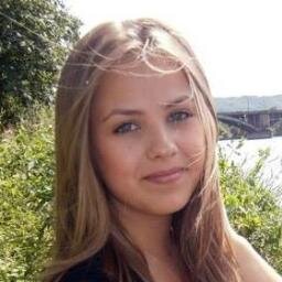 I'm lovely girl just waiting to be followed.