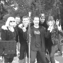 Reprises rock, grunge et pop. Retrouvez-nous sur Youtube : http://t.co/q4HRgwFRpp et Facebook : http://t.co/zJsJ3qH5uu.