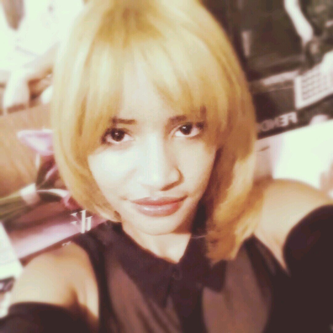 notmakayla's profile picture. im crayola and you're roseart