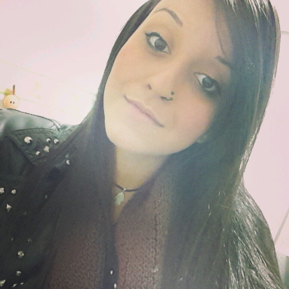 Coloquei meu sorriso no seguro nem adianta tentar roubar minha brisa...