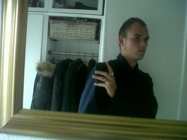 Al doe ik slechte dingen dan doe ik me dingen goed want ik wil euro's duizenden .$€¤•