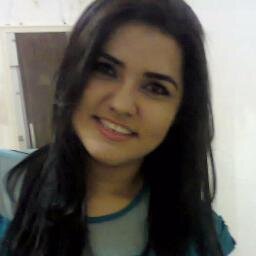 Se um dia os seus motivos pra sorrir acabarem, me avisa que eu te dou os meus.”