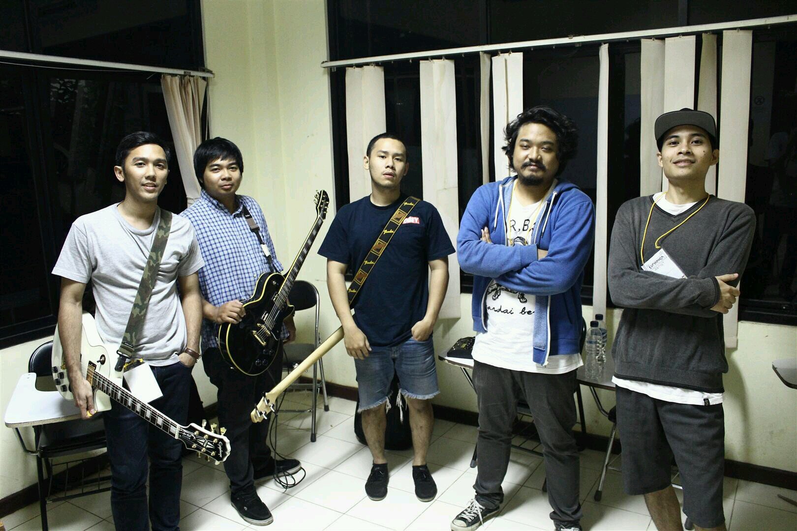@baziska (vocal), @ilhambrahman (guitar), @didotariandi (guitar), @aditbngr (bass), and @ixnixnixn (drum), CP: @kemalsabnani - 08151600550 IG: failfor