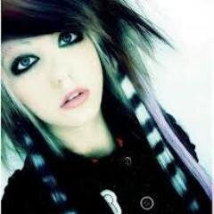 'm vioolleta cromwell in minimundos and violet crom in smallworlds follow me