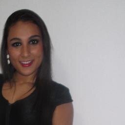 A formosura é uma ilusão e a beleza acaba, mas a mulher que teme o Senhor Deus, será elogiada Pv 31.30. Wpp : 9930-6996