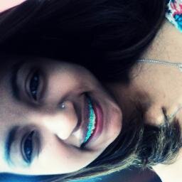 Linda Menina que chega e vem robando a cena ♪