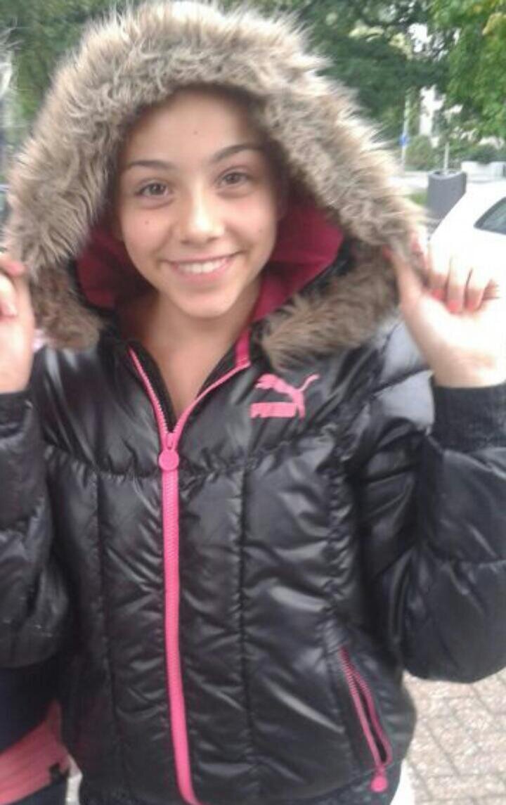 - heei demi , ik kwam even door geven dat ik ook kei veel van je hou en dat ik je never kwijt wil babe x @xshortybawz_ ♡