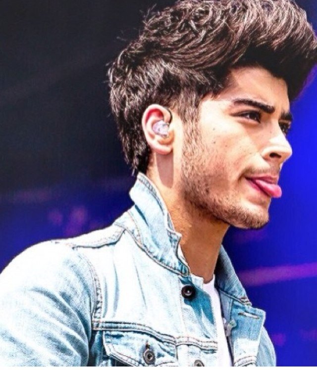 follow @classyzarry bc i gave you a free follow. she follows back all directioners