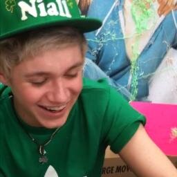 hey i just gave you a free follow so can you please follow @ruggedniall in return and help her reach her goal :)