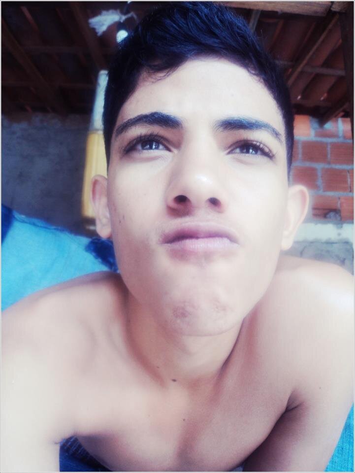 Football Player , estudante
Petrolina, Brazil ·  http://t.co/X2b54el5Fa