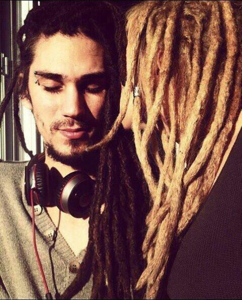 Deixe a paz de Jah invadir o espaço do seu coração, que as coisas do mundo te roubaram. 