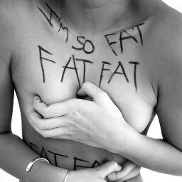 A: 1,60.  PI: 46 kg. M1: 42. M2: 40. MF: 38 kg.
Un placer en tu boca, solo trae muchos kilos de más a tus caderas...