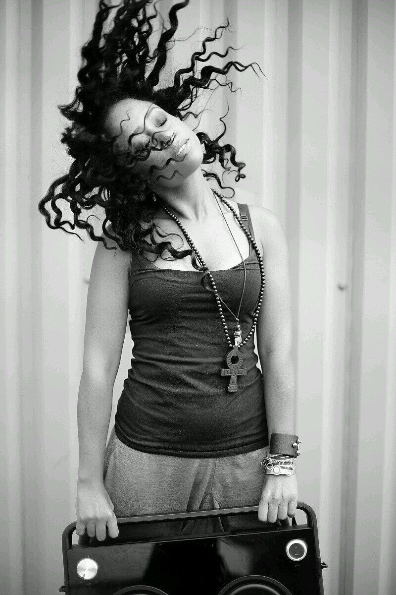 Open minded, musically focussed, universally guided... https://t.co/Cxb3g3VYuP For bookings: contactlolapurple@gmail.com