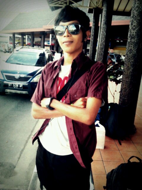 SigidBFMV's profile picture. Percuma ngefollow tapi gak pernah mentionan, kayak orang yang pedekate lama tapi gak jadi - jadi pacaran. | work in Hotel Permata In | with love @TantriBFMV