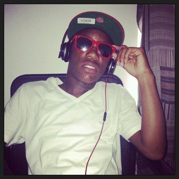 Follow Me I Follow Back , Free Oshea Free Foolish Free Jd Free Quinta Free Tupy Free Hot....#SkurtGonee