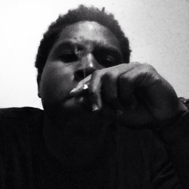 All yu niggas tryna be top dawg but fail to realize that whatevers at top...falls... #FMF IG@highedupdee