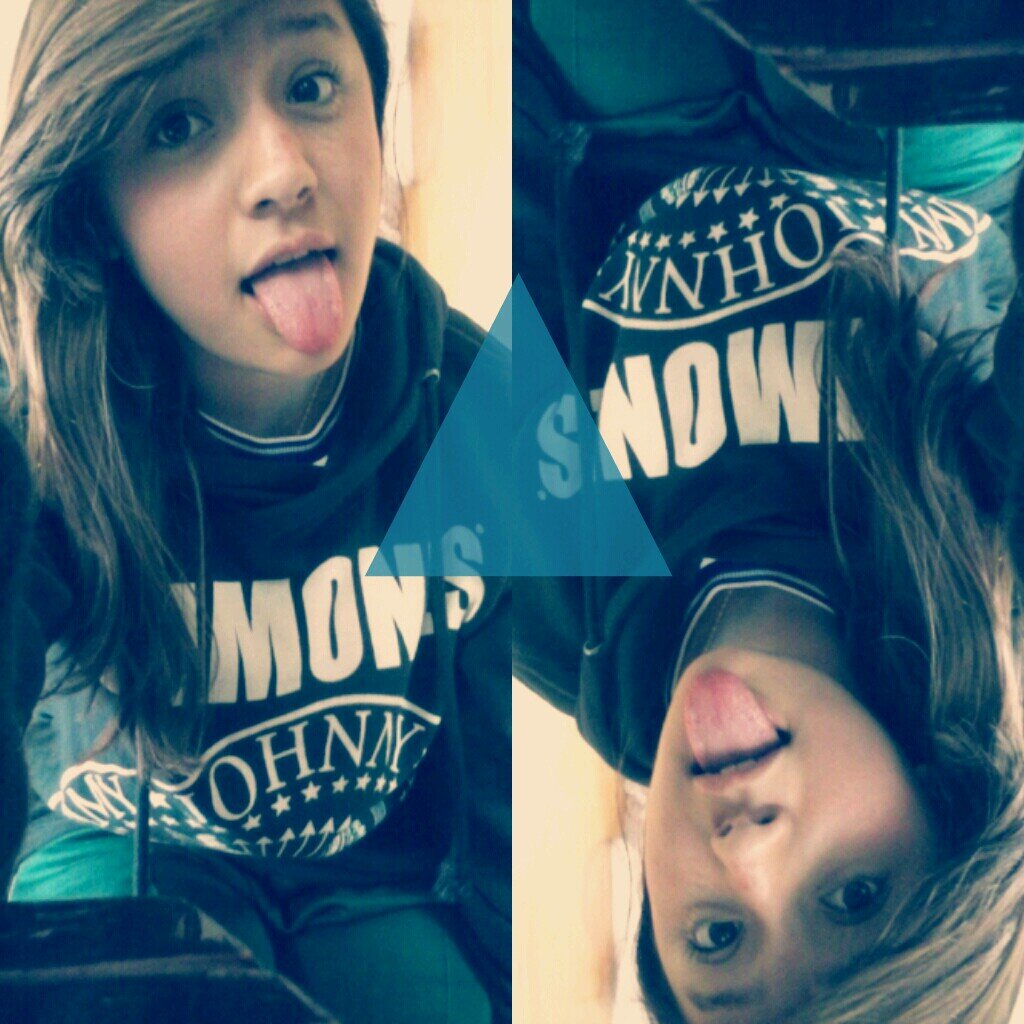 Hola:3 Soy Mar∞,Nosé me encantan los Frutaffis, Sigueme Y Te sigo! & si Yo te sigo sigueme porfi BYE:3 Cuidense, Amense, Violense okey Ya ADIOS!