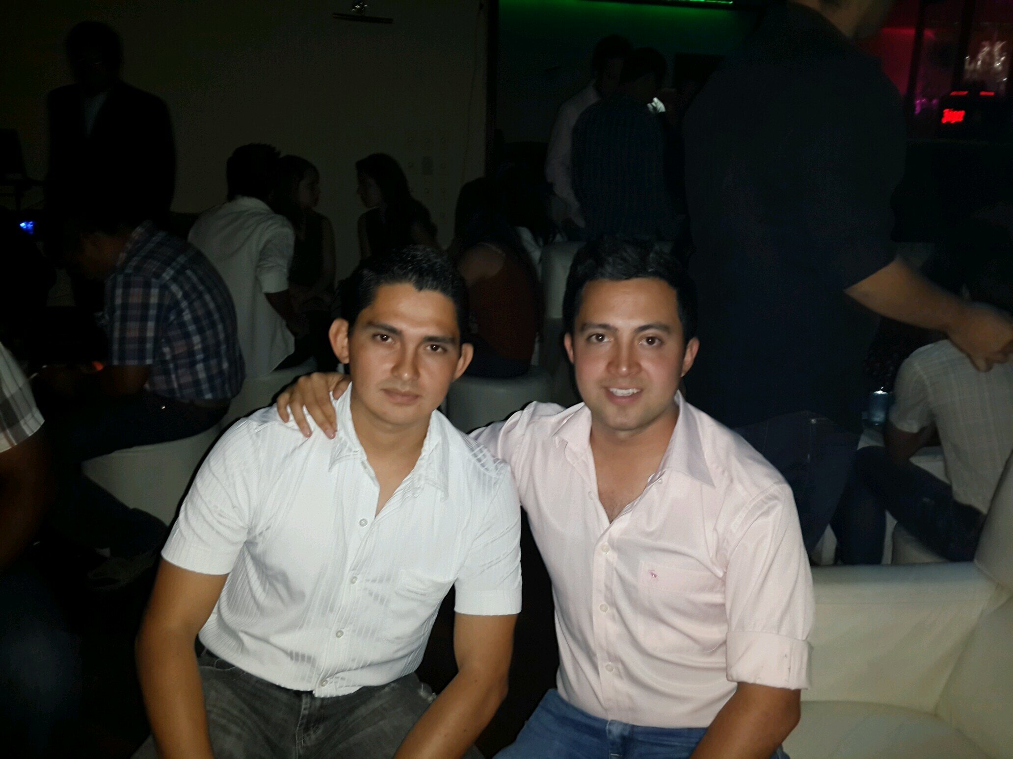Original, bastante positivo :D, compañero, protector, poco loco, leal y sobre todo, busco la manera de hacer y ser feliz!!!