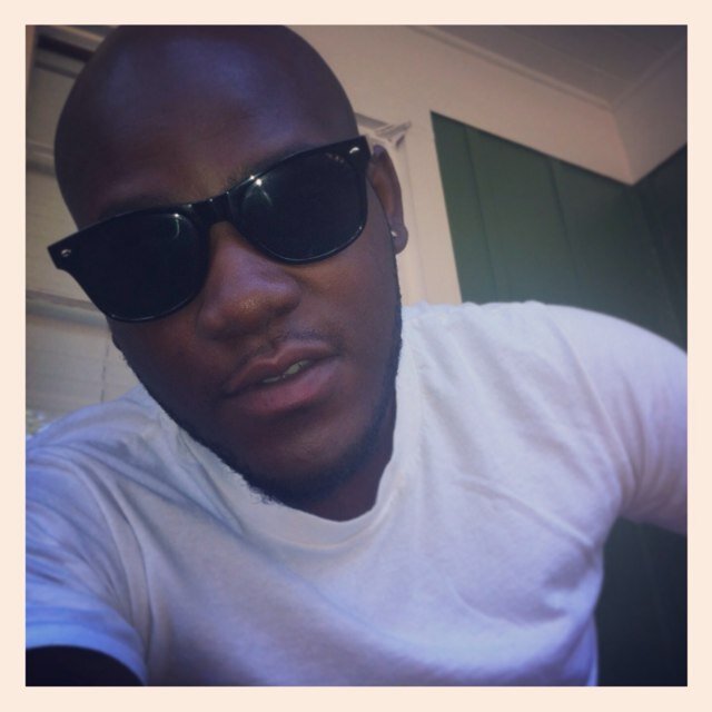 22yrs old #TeamJennings Follow and I'll follow back
1LifemanyHustlesENT