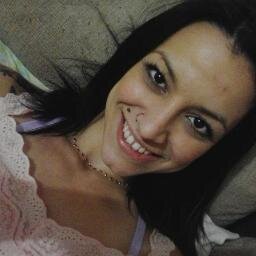 Professora de Educação Física e Personal Trainer! Apaixonada pela minha família e pelo Palmeiras!