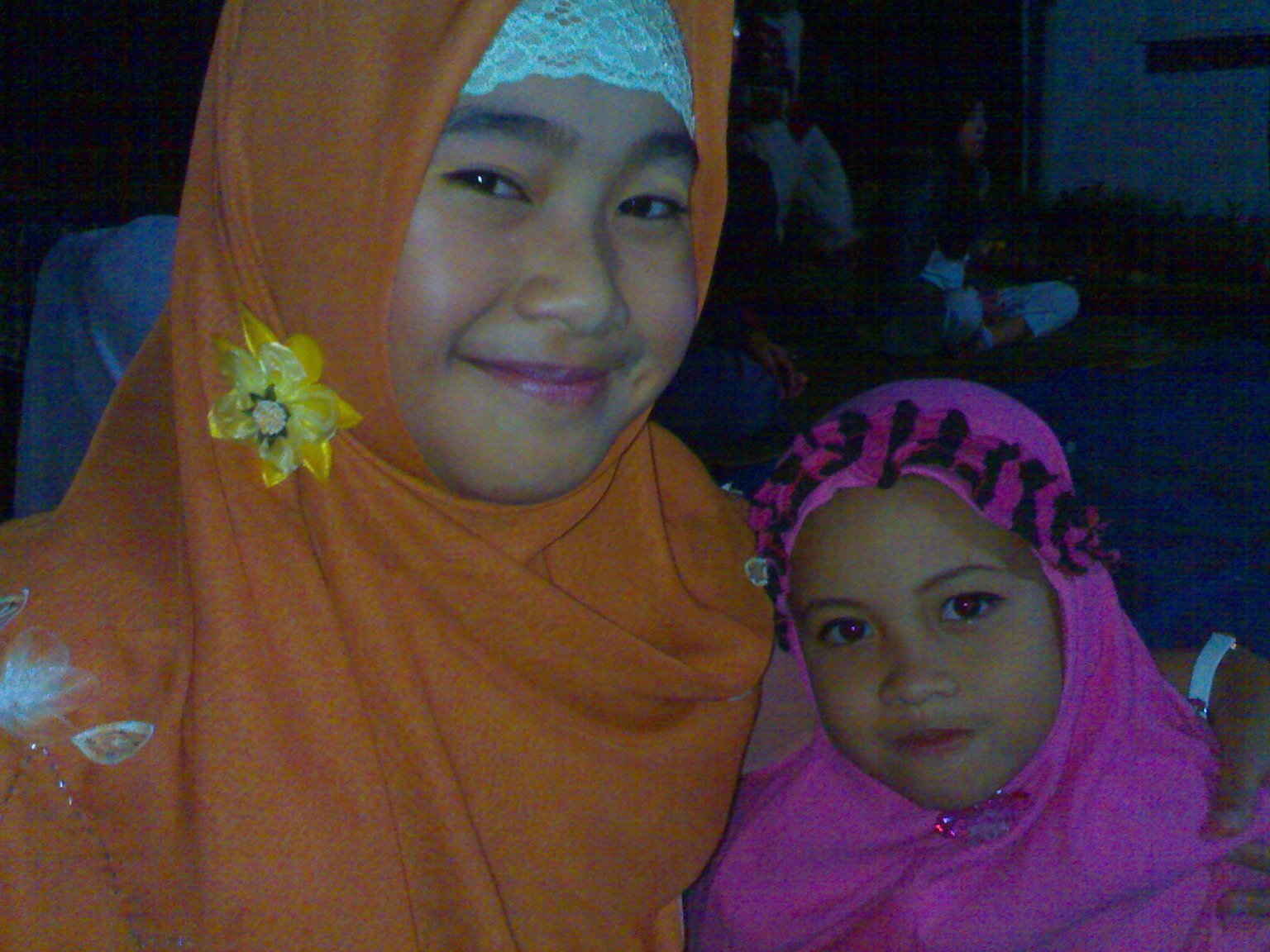 FutriAyuKartini's profile picture. I love allah and muhammad,i love family :) :* #eeaaa