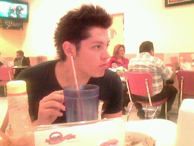 Cain_Erick's profile picture. Lo que no te mata, te hace fuerte =)