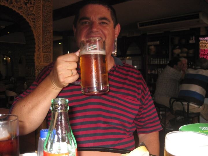 elgarruchero's profile picture. Me gusta tomarme una cerveza después del trabajo. Y si es en buena compañía, mejor