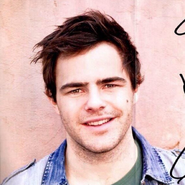 Fans Club Oficial Internacional de Peter Lanzani Sede México ♥