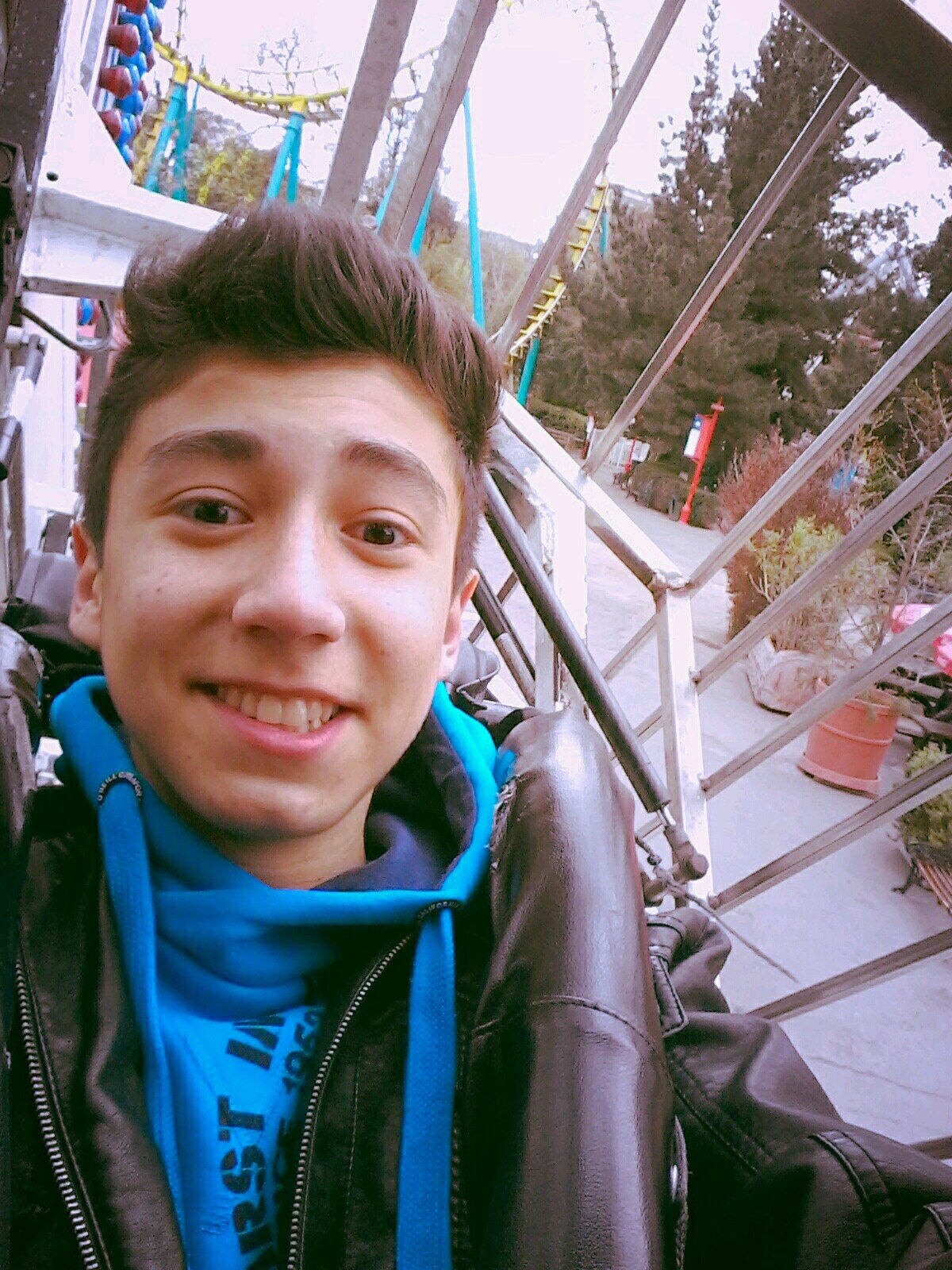 Hi ! My Name is Franko 14 years old follow me on Instagram 

http://t.co/LjZZbgLa


;D