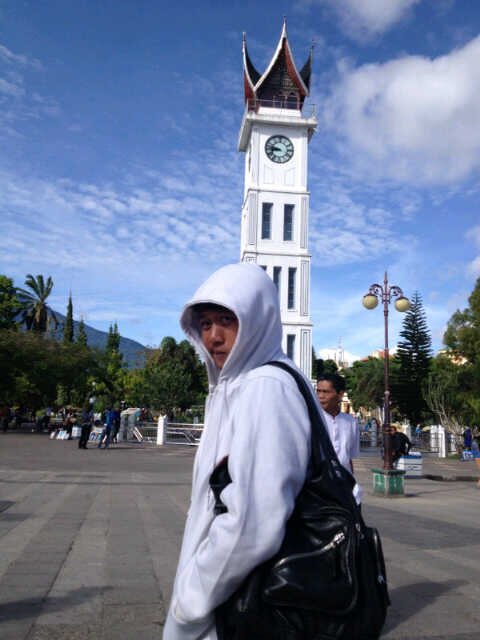 Here i am, no hypocrite, no underestimate, just me. Im the one and only ;)