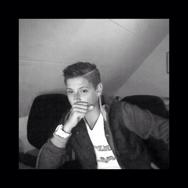 Basketball' Insta ; i_zach_i 'Snap ; zachwoudje 'Nummer ; ask me'