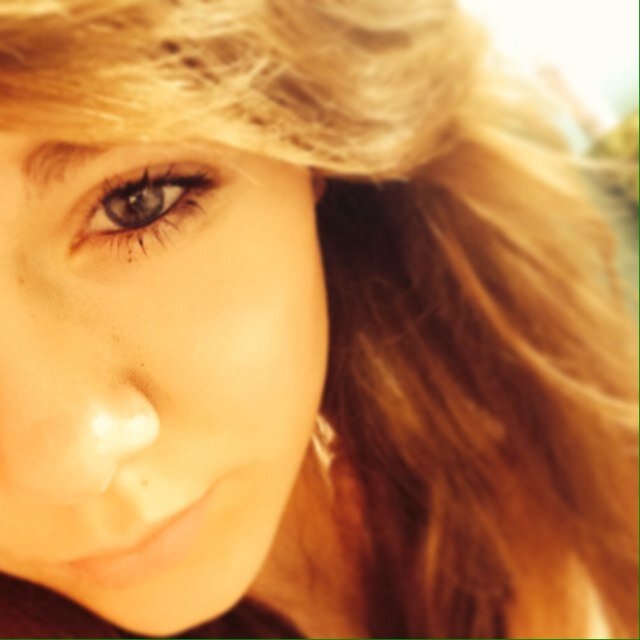 Follow me and il return the feavour , obvi im a 1D fan & that , not as obsessed but yee Drakes the one xxo
