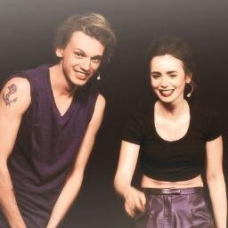 Amar es destruir.. y ser amado es ser destruido.
@CoShadowHunter Is my Parabatai