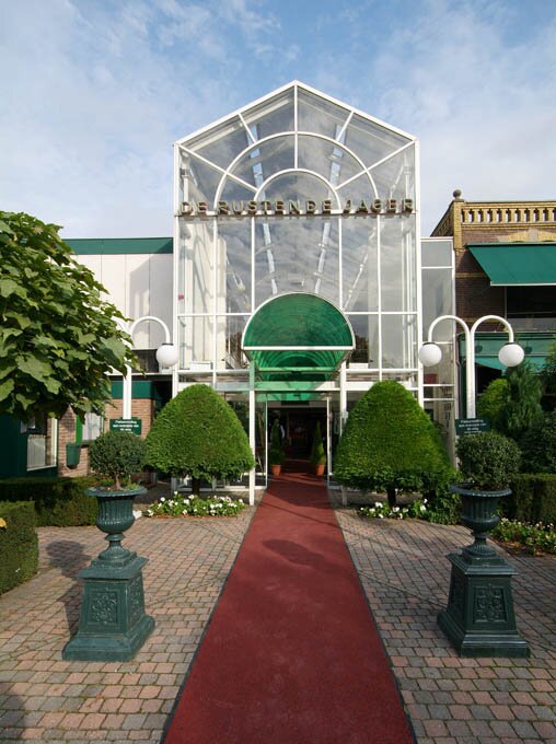 | Officiele pagina van De Rustende Jager |
| Restaurant | Bar | Catering | Hotel |
| Prive Feesten |Bijeenkomsten | Vergaderingen |