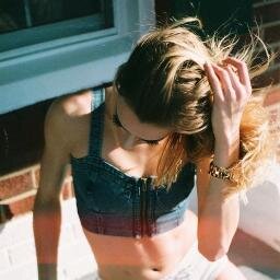 19, Single, Loves to party, Youngest of 3, Daddys gal
