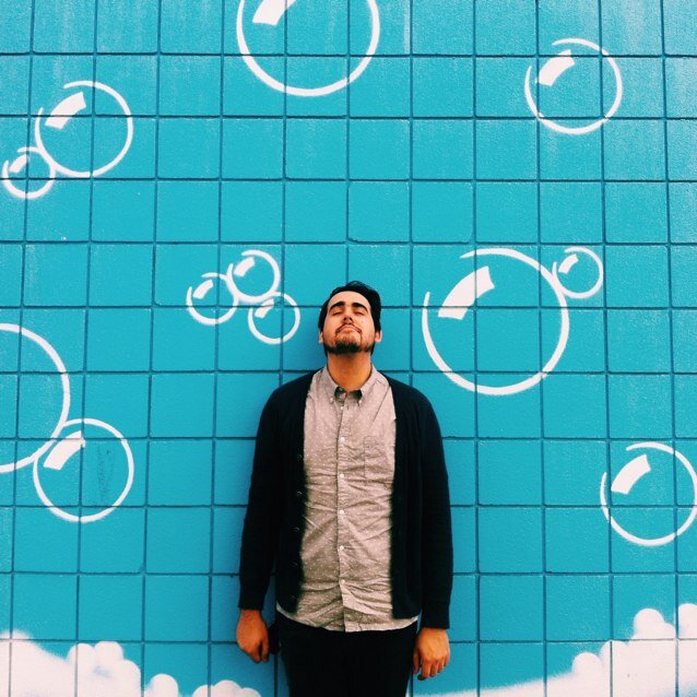 jakelew_'s profile picture. A dude with a cellphone