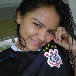 Sou uma pessoa alegre,divertida,gosto de brincar com as pessoas,adoro fazer amizades.Amo meu Corinthians,sou Corinthiana deste de pequena,meu timão é tudo,amoS2