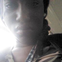 #PrettyStoner  if you had my hands you would cut yours off.