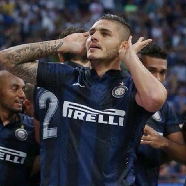 | interista sfegatato fin da quando sono nato | @fguarin13 kova juan e JZ4 sono i miei idoli | toccatemi tutto ma non la mia inter | #stramala sempre e comunque