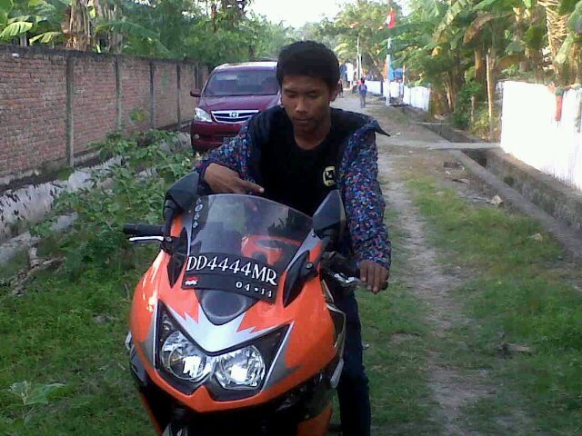 Skolah di SMK PELAYARAN KATANGKA MKASSAR.          Jabtan NAHKODA kapal TENGKER.          
      Pin 2a00ce21.  No,082379818841