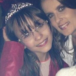 ' Eu amo minha vida , porque minha vida é você @larimanoela ♥