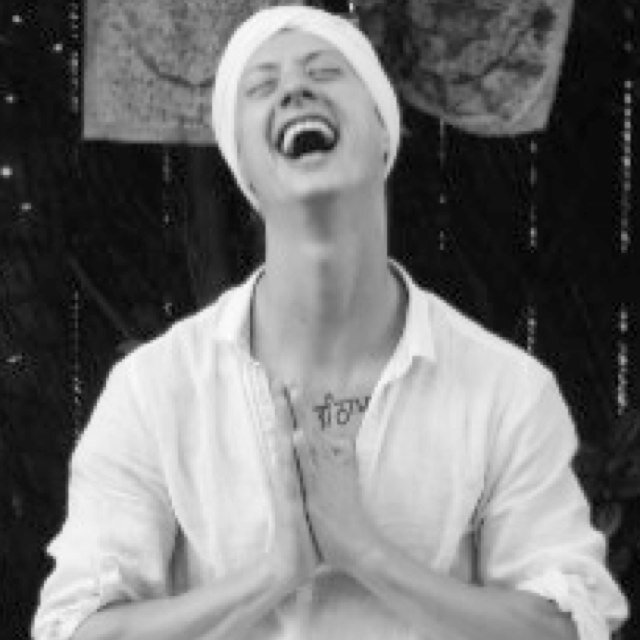 Kundalini yoga teacher and Kundalini Hip Hop artist. Check out http://t.co/S8okoAvstQ for blog and music.