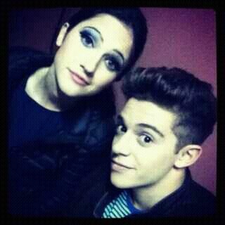 Welcome to the official account Lodovica Comello in UK will find photos, videos, information and Pizza sin queso. ;)